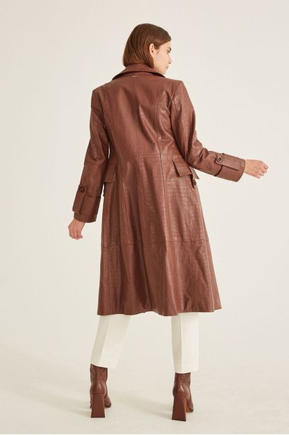 Trench coat couro croco nut