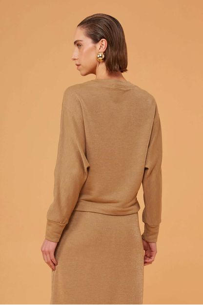 Blusa manga morcego aplicação bege