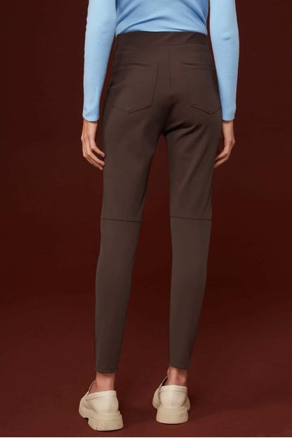 Calça slim couro com block marrom