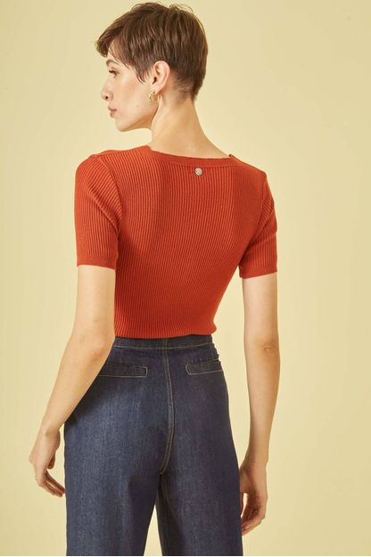 Blusa decote v botões em tricot avelã