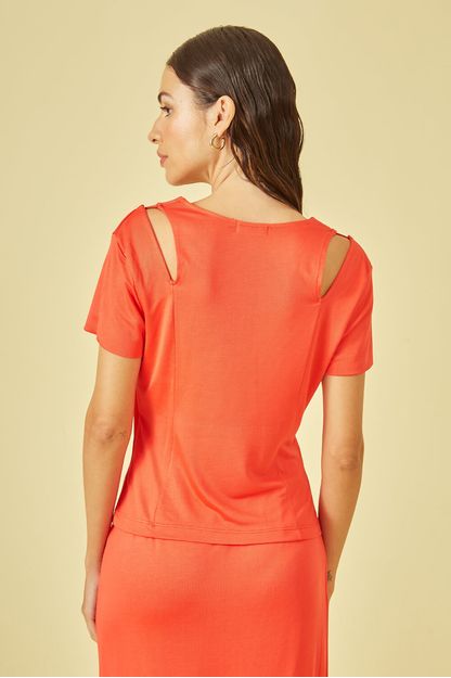 Blusa decote v aberturas em jersey coral