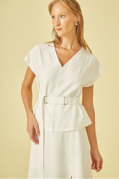 Blusa decote v com fivela off white