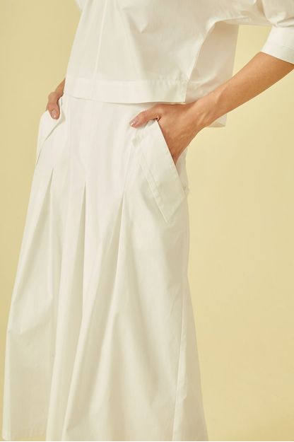 Saia midi pregas em tricoline off white
