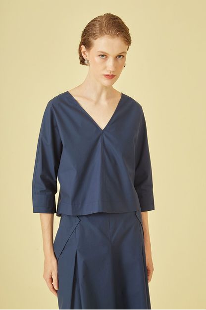 Blusa gola v manga 3/4 em tricoline marinho