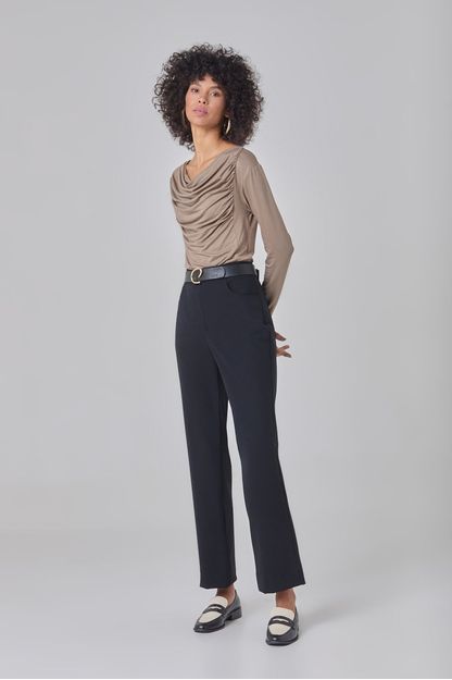Calça slim tech comfort preta