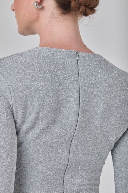 Vestido manga longa em malha lurex prata