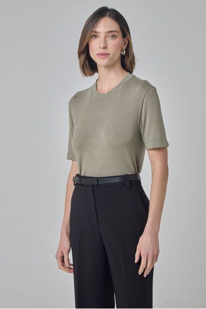 T-shirt em malha tricot oliva