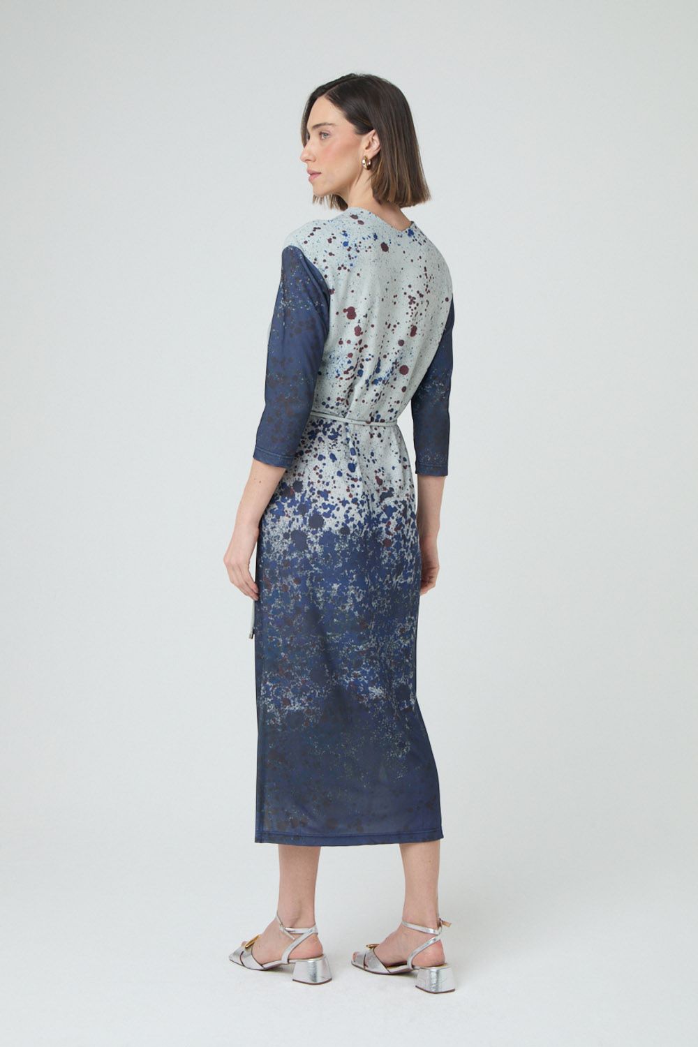 Vestido decote v malha crepe estampa cosmos