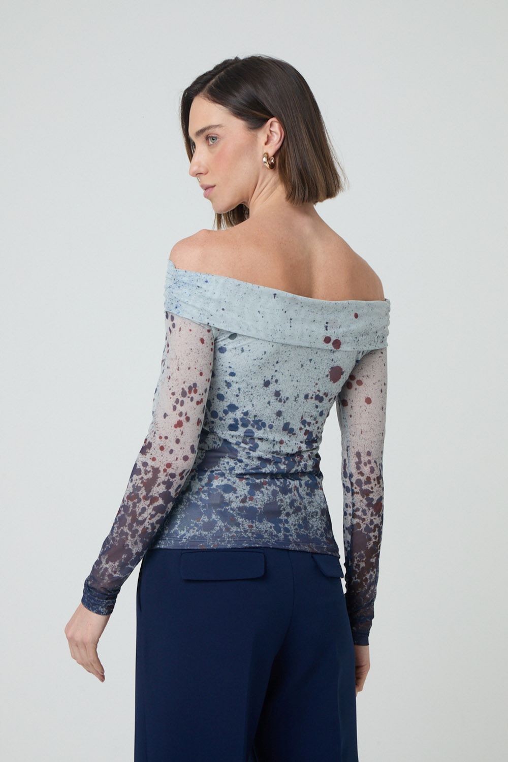 Blusa ombro a ombro em tule estampa cosmos