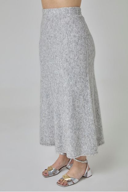Saia evasê em tricot mescla cinza