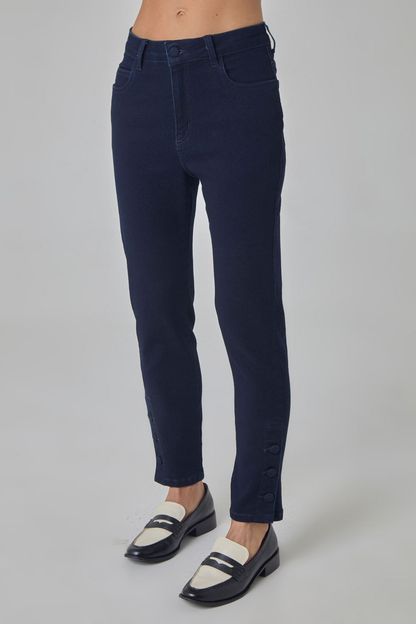 Calça slim barra com botões em denim azul escuro