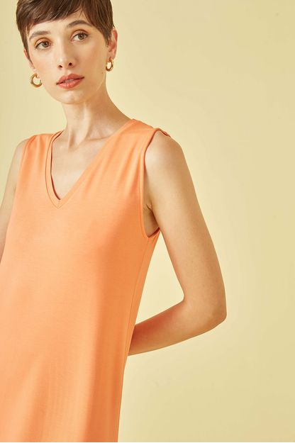 Vestido regata gola v em malha coral