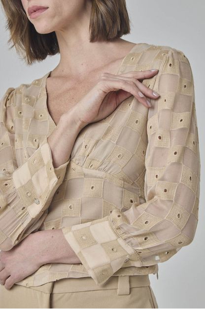 Blusa decote v em chiffon damas bege
