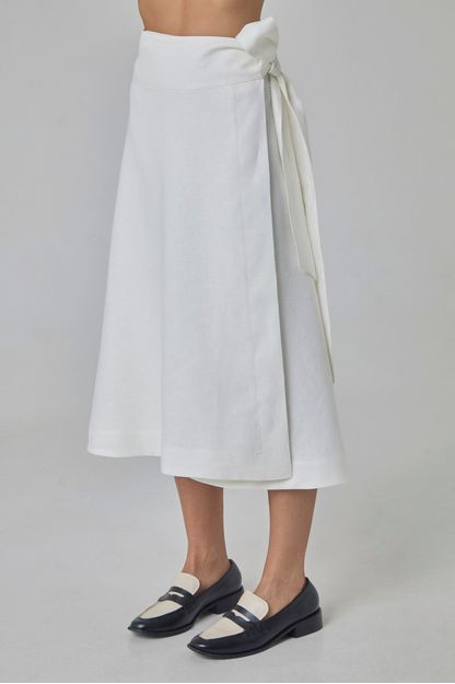 Saia midi envelope em linho cru