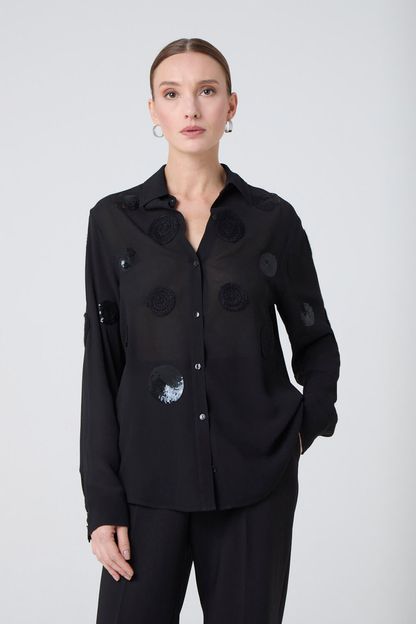 Camisa em georgette esferas preta