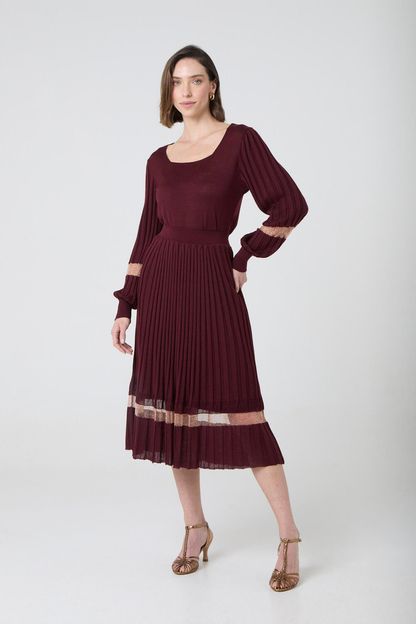 Saia plissada listra lurex em tricot vinho