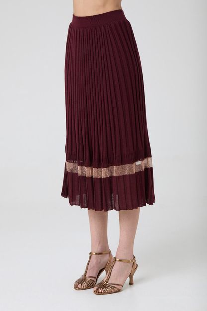 Saia plissada listra lurex em tricot vinho