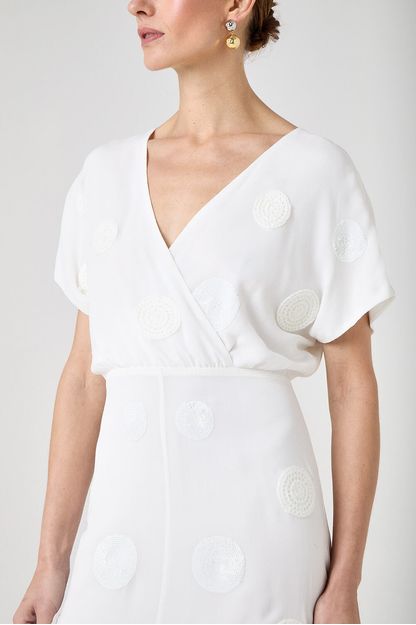 Vestido midi decote v em georgette esferas off white