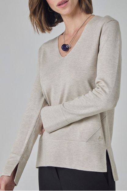 Blusa decote v em tricot melange bege