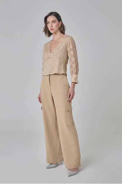 Calça bolso cargo em twill marrom