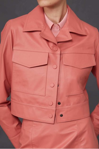 Jaqueta box lapelas em couro rosa retrô
