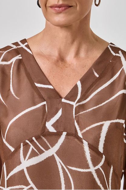 Regata recorte estampa cordas marrom