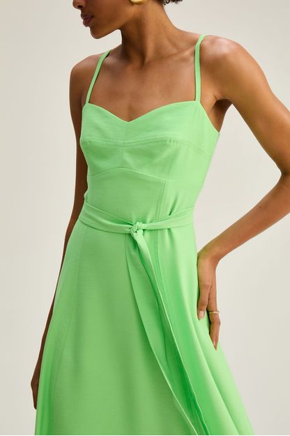 Vestido bojo recortes relva