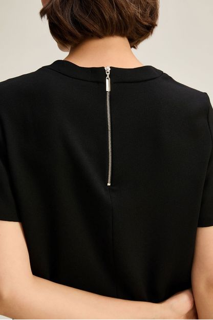 T-shirt alfaiatada em crepe preto