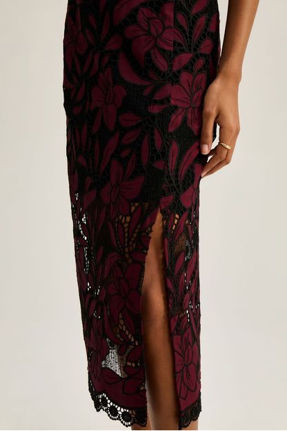 Saia em bordado richelieu