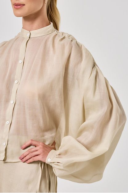 Camisa ampla organza areia