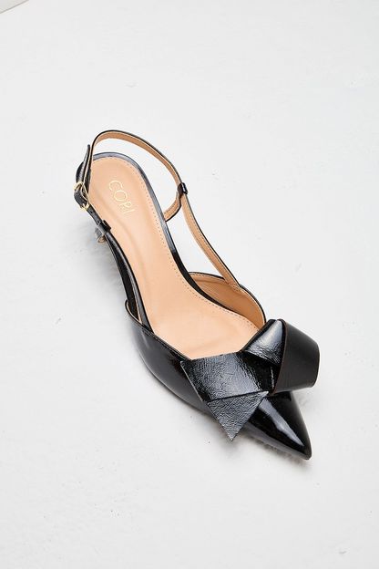 Scarpin laço salto fino preto