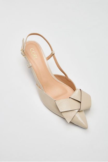 Scarpin laço salto fino off white