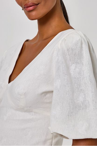 Blusa decote v em linho caramujos